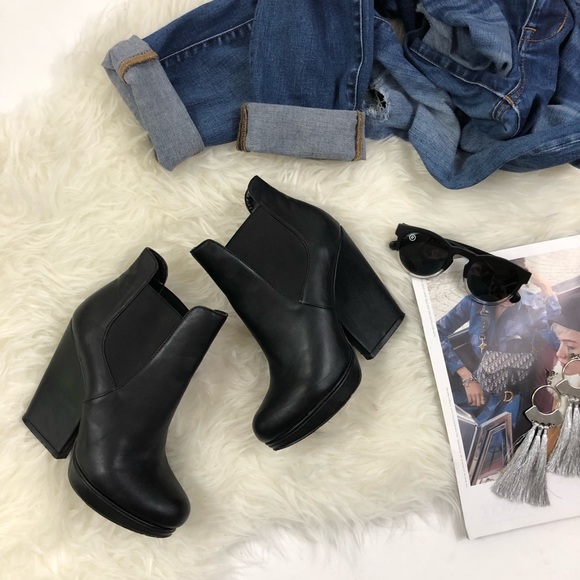 Steve Madden Shoes - Steve Madden Chunky Heel Chelsea Boots